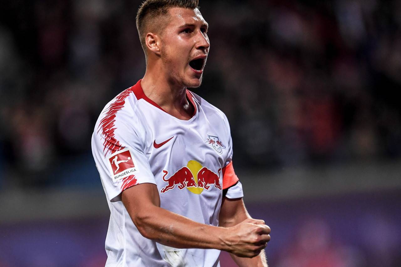 莱比锡球员团结一心,助力球队取得胜利 莱比锡球员团结一心,助力球队取得胜利