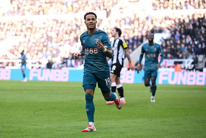 伯恩茅斯后卫斩获制胜进球，球队主场保持不败的简单介绍