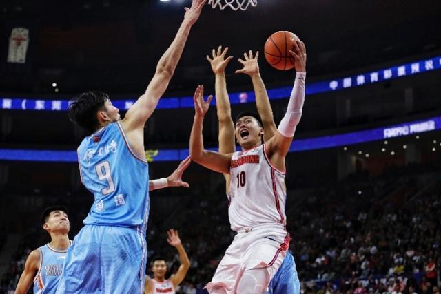 关于中超强强对话，卫冕冠军瞄准三连胜的信息