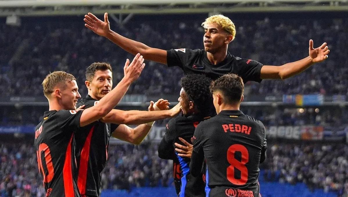 关于足坛重要对决即将上演，谁将笑到最后？的信息