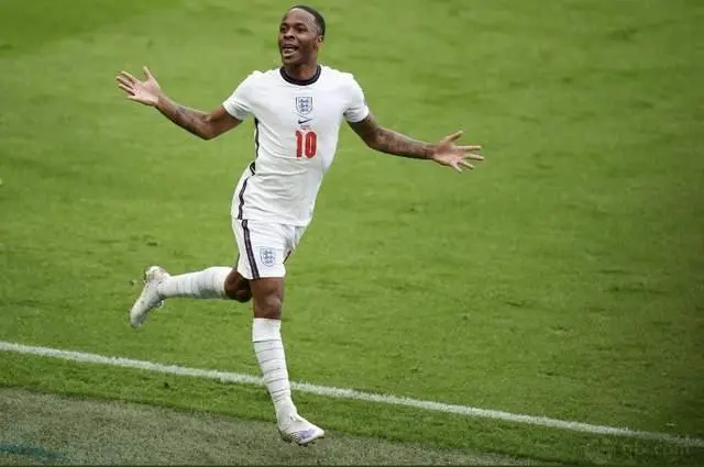 匈牙利队在友谊赛中战胜波兰，信心满满