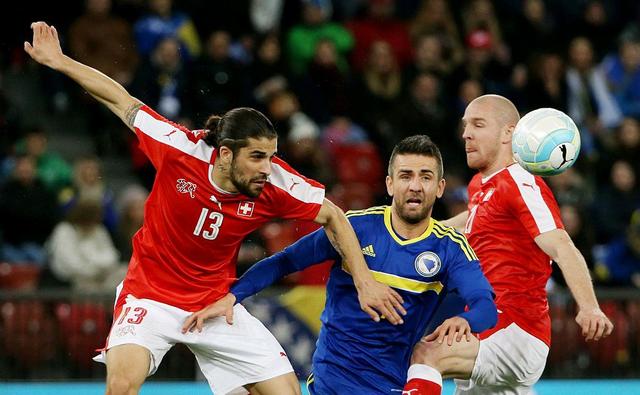 包含波黑在客场大胜牙买加取得关键胜利的词条